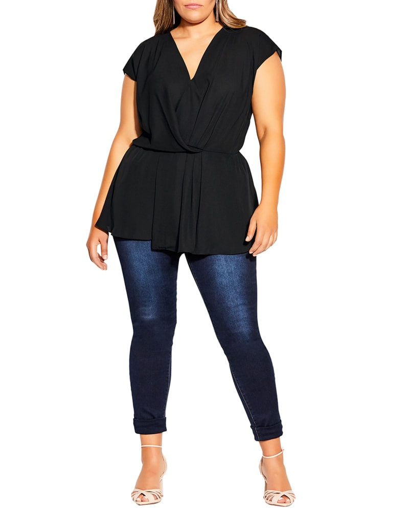 Front of a model wearing a size XXS TOP SIMPLE TWIST in Black by City Chic. | dia_product_style_image_id:265989